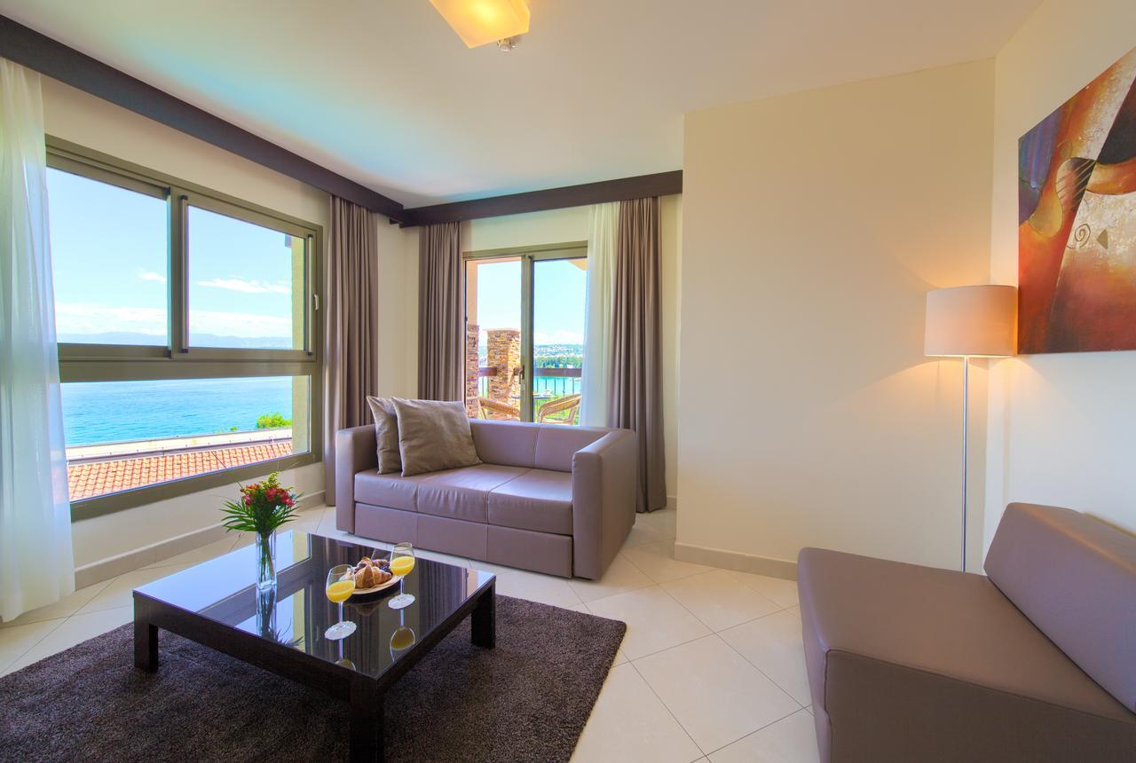 Suite Familiare Premium con Balcone e Vista Mare
